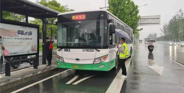 武漢公交多舉措應對強降雨天氣，保障市民安全出行(圖4)