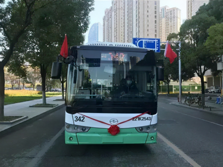 “小塊頭，大能量” 武漢街頭上新“漢產(chǎn)”純電動(dòng)公交車(圖1)